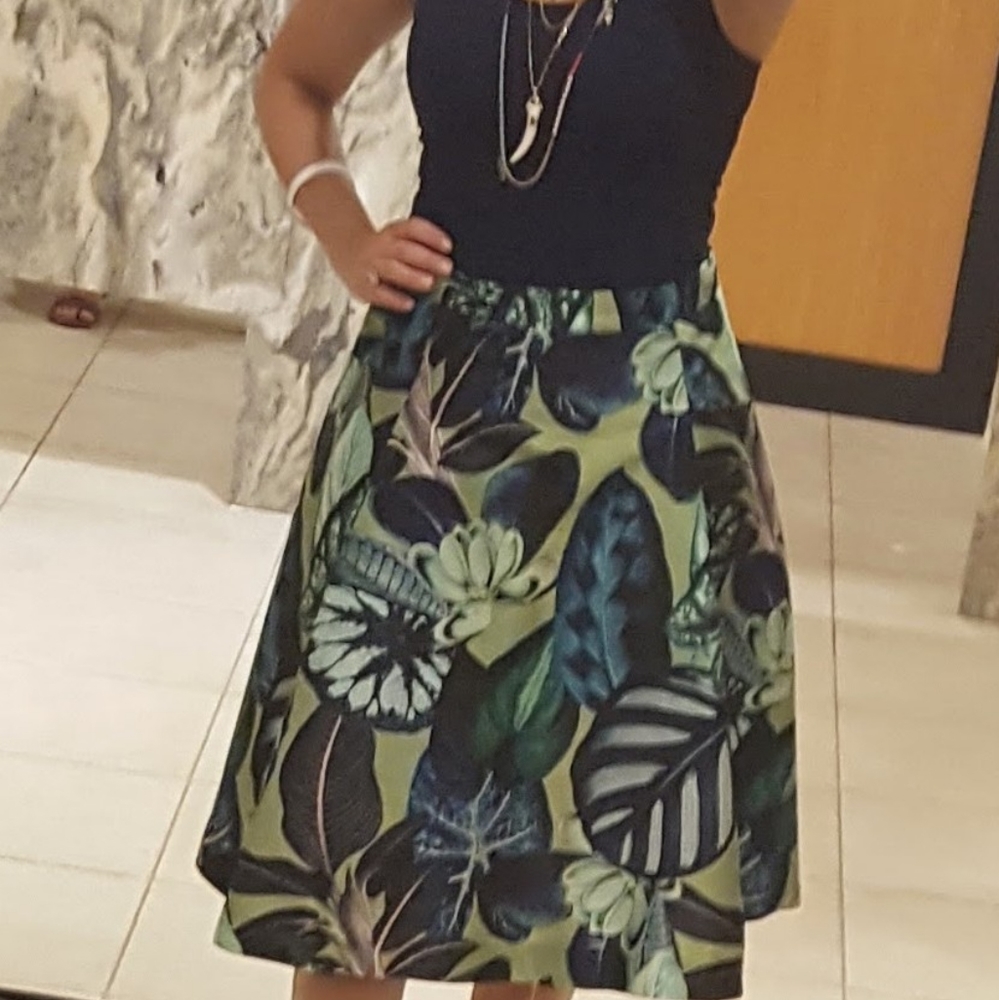 Gracia tropical, high waist, a-line skirt with pockets! Sz lg. - Picture 1 of 3
